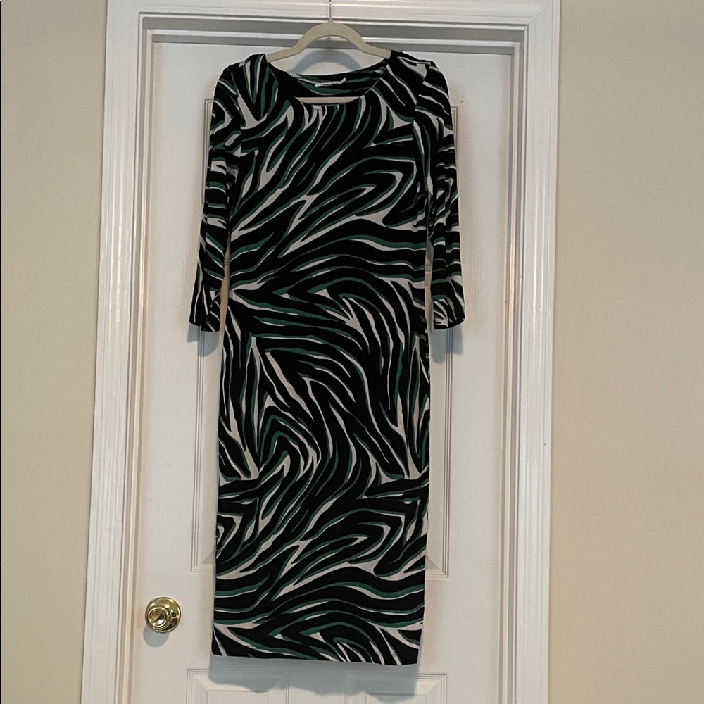 Chico’s Animal Print Black and Green Jersey Midi Dress Medium (Chico’s size 1)